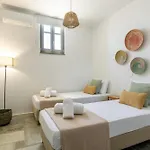 Hébergement de vacances Avra House