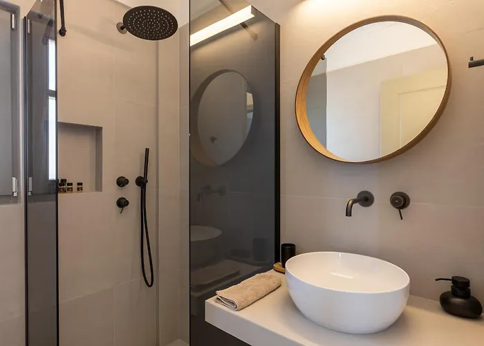 בית נופש Avra House *