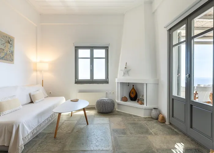 בית נופש Avra House *